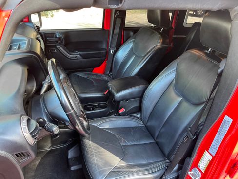 Used 2018 Jeep Wrangler Unlimited Sahara image 20