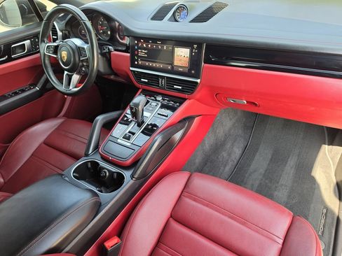Certified 2023 Porsche Cayenne Coupe AWD/4WD image 37