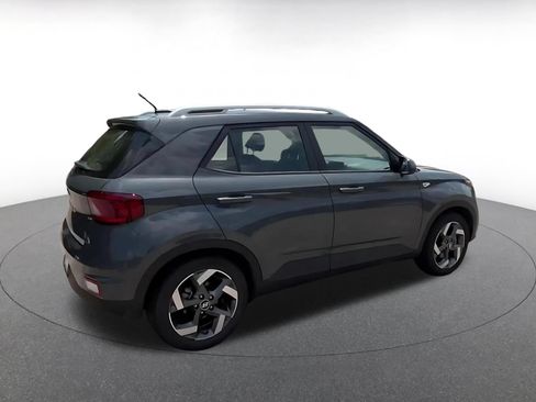Used 2026 Hyundai Venue SEL FWD image 14