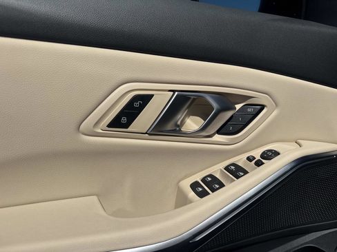 Certified 2025 BMW 330i Sedan w/ M Sport Package image 18