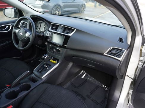 Used 2019 Nissan Sentra SV image 29