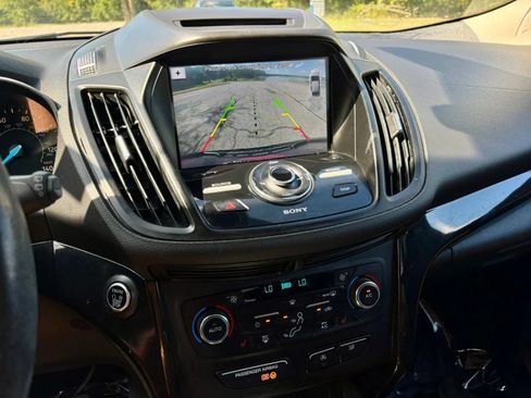 Used 2017 Ford Escape Titanium FWD image 21