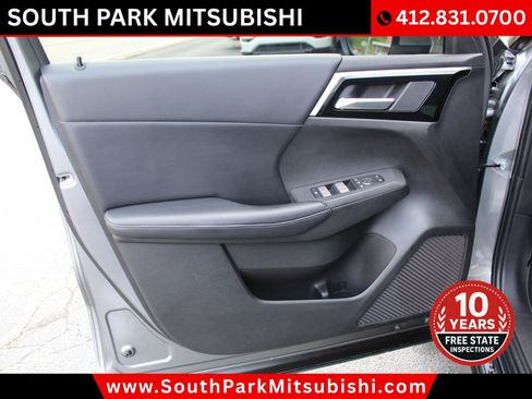 Used 2023 Mitsubishi Outlander SE AWD/4WD image 13
