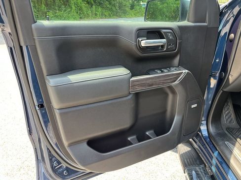 Used 2022 Chevrolet Silverado 1500 LTZ w/ LTZ Premium Package AWD/4WD image 16