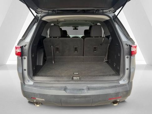 Used 2021 Chevrolet Traverse LT FWD image 34