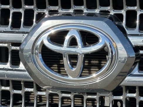 Used 2016 Toyota Tacoma TRD Off-Road w/ Towing Package AWD/4WD image 16