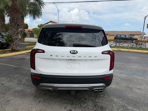 Used 2021 Kia Telluride EX w/ EX Premium Package FWD image 4