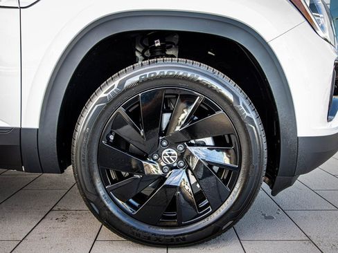 New 2026 Volkswagen Atlas Cross Sport SE image 19