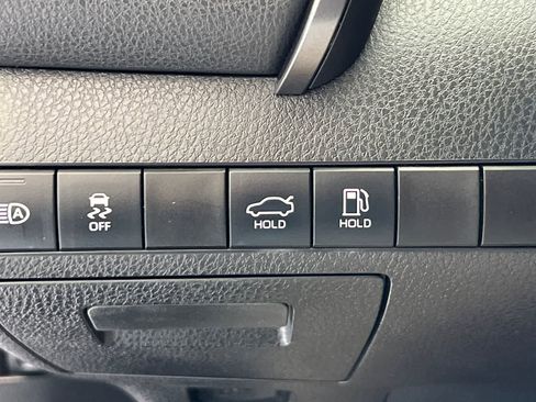 Used 2019 Toyota Camry SE FWD image 30