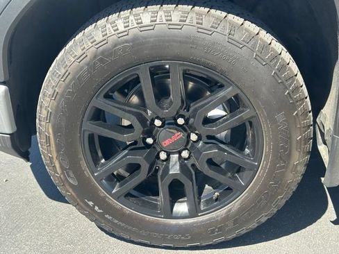 Certified 2024 GMC Sierra 1500 Elevation w/ LPO, Elevation Black Package AWD/4WD image 32