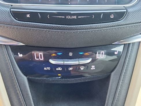 Used 2019 Cadillac XT5 FWD image 35