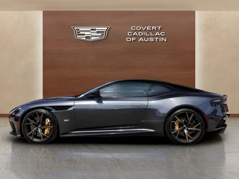 Used 2019 Aston Martin DBS Superleggera RWD image 2