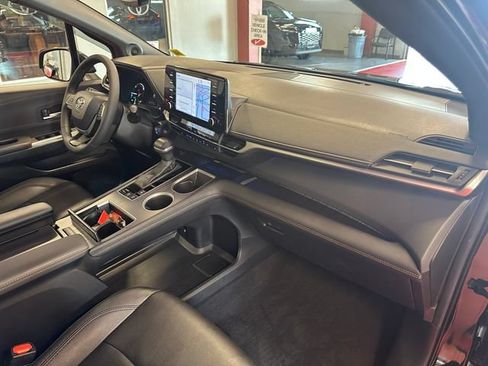 Certified 2024 Toyota Sienna XLE Woodland Edition AWD/4WD image 16