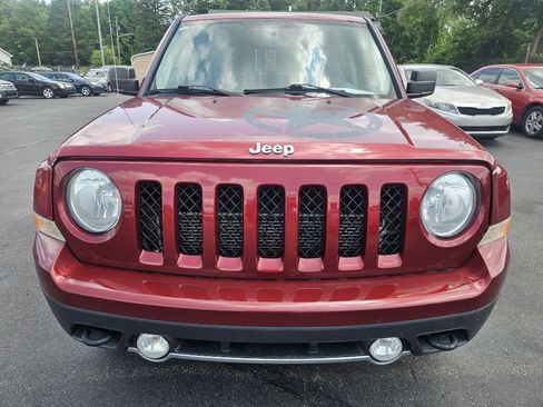 Used 2013 Jeep Patriot Latitude w/ Freedom Edition Pkg AWD/4WD image 4