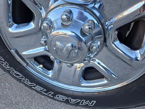 Used 2018 RAM 2500 Tradesman w/ Chrome Appearance Group image 32