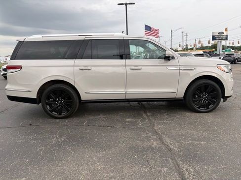 Used 2024 Lincoln Navigator L Reserve AWD/4WD image 10