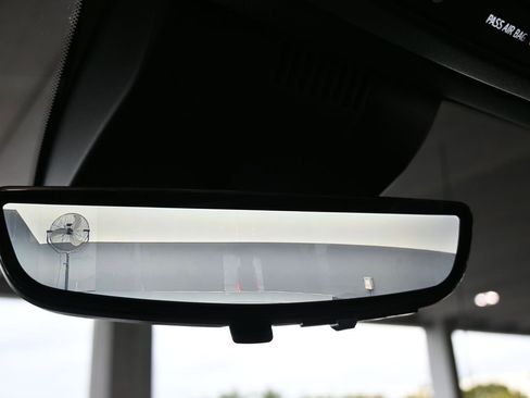 Used 2025 Chevrolet Silverado 1500 ZR2 w/ Technology Package image 25