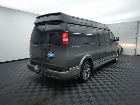 Used 2023 Chevrolet Express 2500 Extended image 3