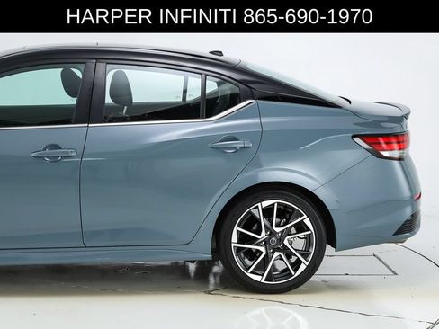 Used 2024 Nissan Sentra SR w/ SR Premium Package FWD image 41