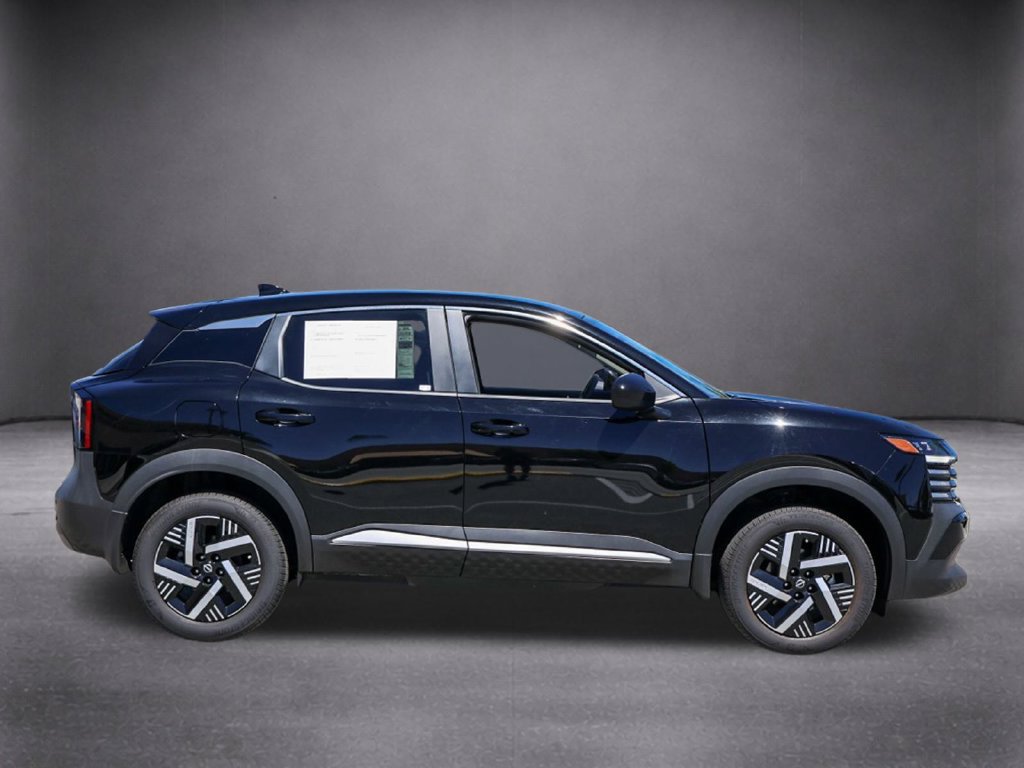 Used 2025 Nissan Kicks SV FWD image 4