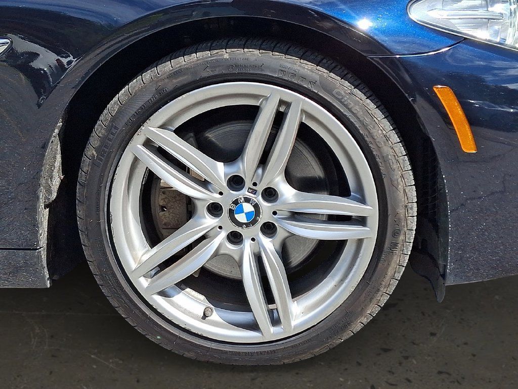 Used 2014 BMW 550i xDrive Sedan AWD/4WD image 9