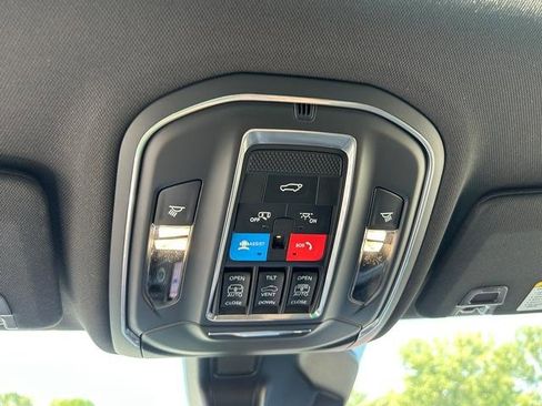 New 2025 Jeep Grand Cherokee Limited w/ Trailer Tow Package image 25