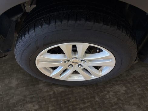 Used 2019 Ford Explorer XLT w/ Equipment Group 202A AWD/4WD image 75
