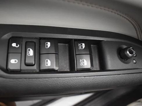 Used 2025 Jeep Compass Limited AWD/4WD image 21