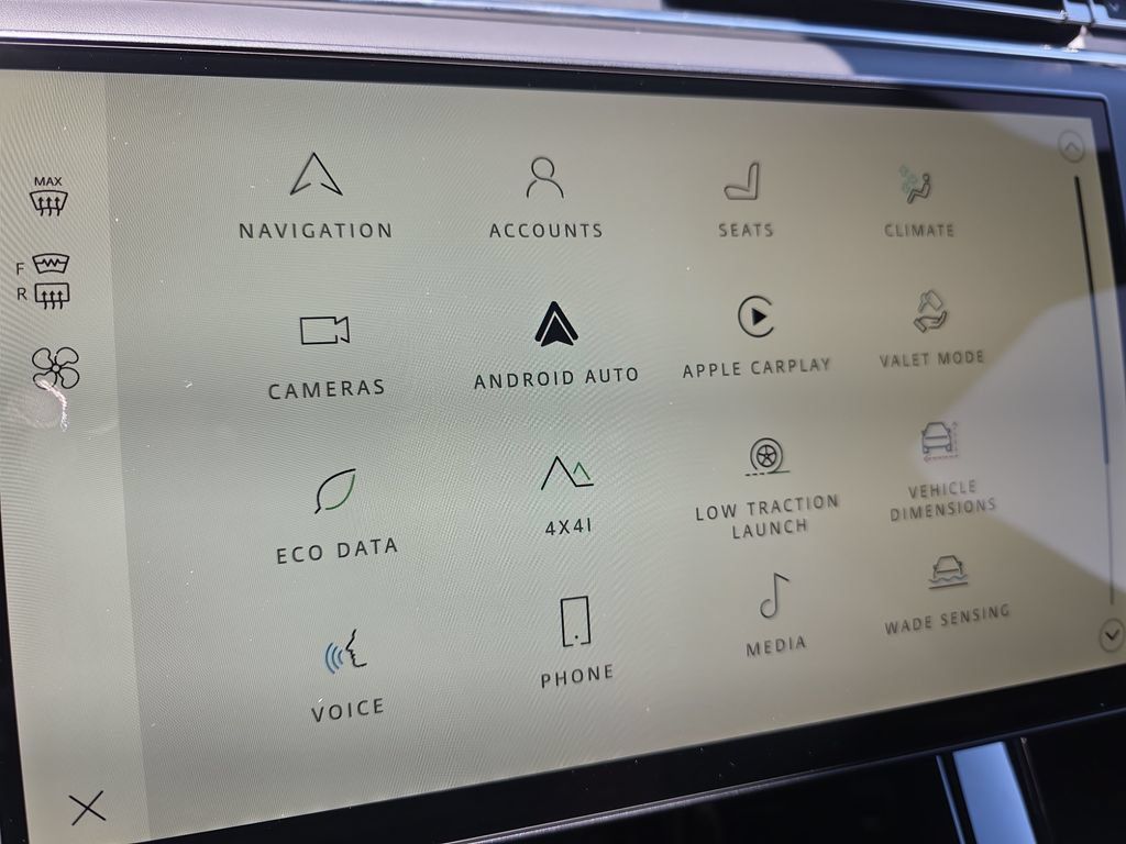 New 2026 Land Rover Range Rover Sport SE AWD/4WD image 16