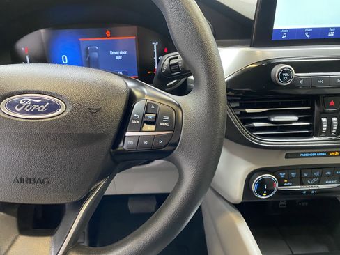 Used 2025 Ford Escape Active image 32