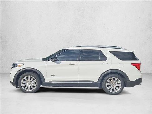 Used 2021 Ford Explorer King Ranch w/ Premium Technology Package RWD image 8