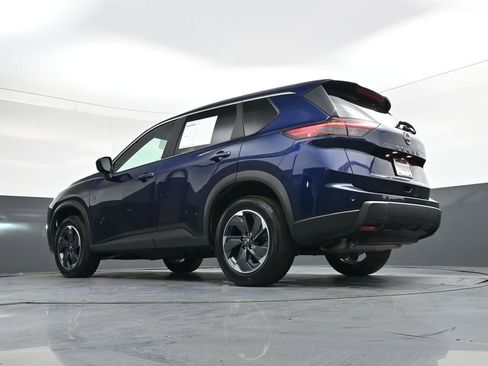 Used 2025 Nissan Rogue SV image 40