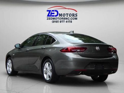 Used 2018 Buick Regal Preferred image 7