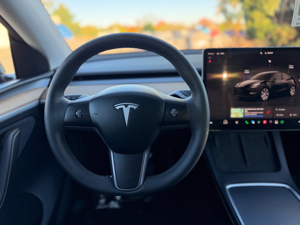 Used 2023 Tesla Model Y Long Range AWD/4WD image 27