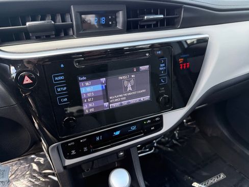 Used 2018 Toyota Corolla LE image 19