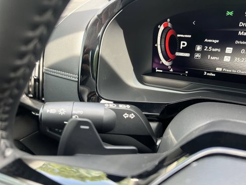 New 2026 Nissan Pathfinder Platinum FWD image 9