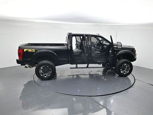 Used 2022 Ford F250 Lariat w/ Black Appearance Package image 45