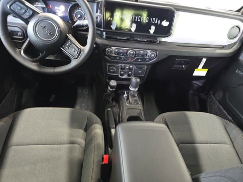 New 2026 Jeep Gladiator Sport image 9