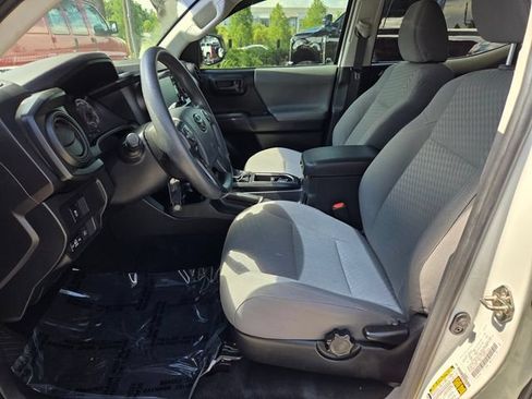 Used 2020 Toyota Tacoma SR w/ SR Convenience Package RWD image 3