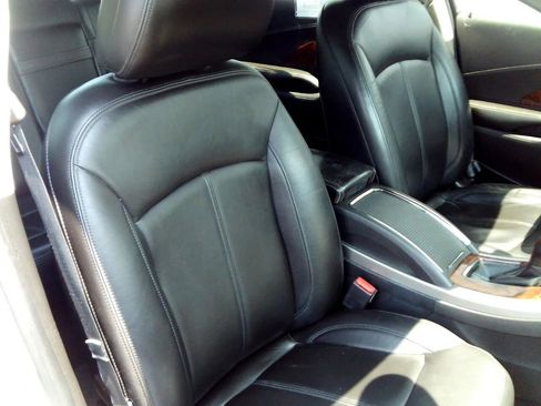 Used 2011 Buick LaCrosse CXL FWD image 12
