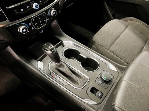 Used 2020 Chevrolet Traverse LT image 26