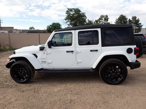 Used 2023 Jeep Wrangler Unlimited Sahara AWD/4WD image 2