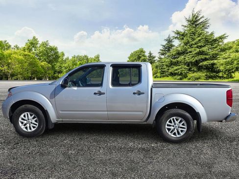 Used 2019 Nissan Frontier SV image 4