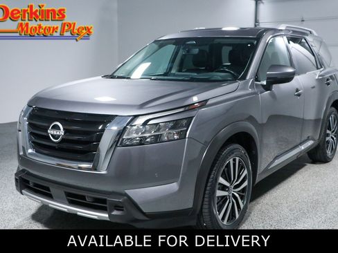 Used 2023 Nissan Pathfinder Platinum FWD image 1