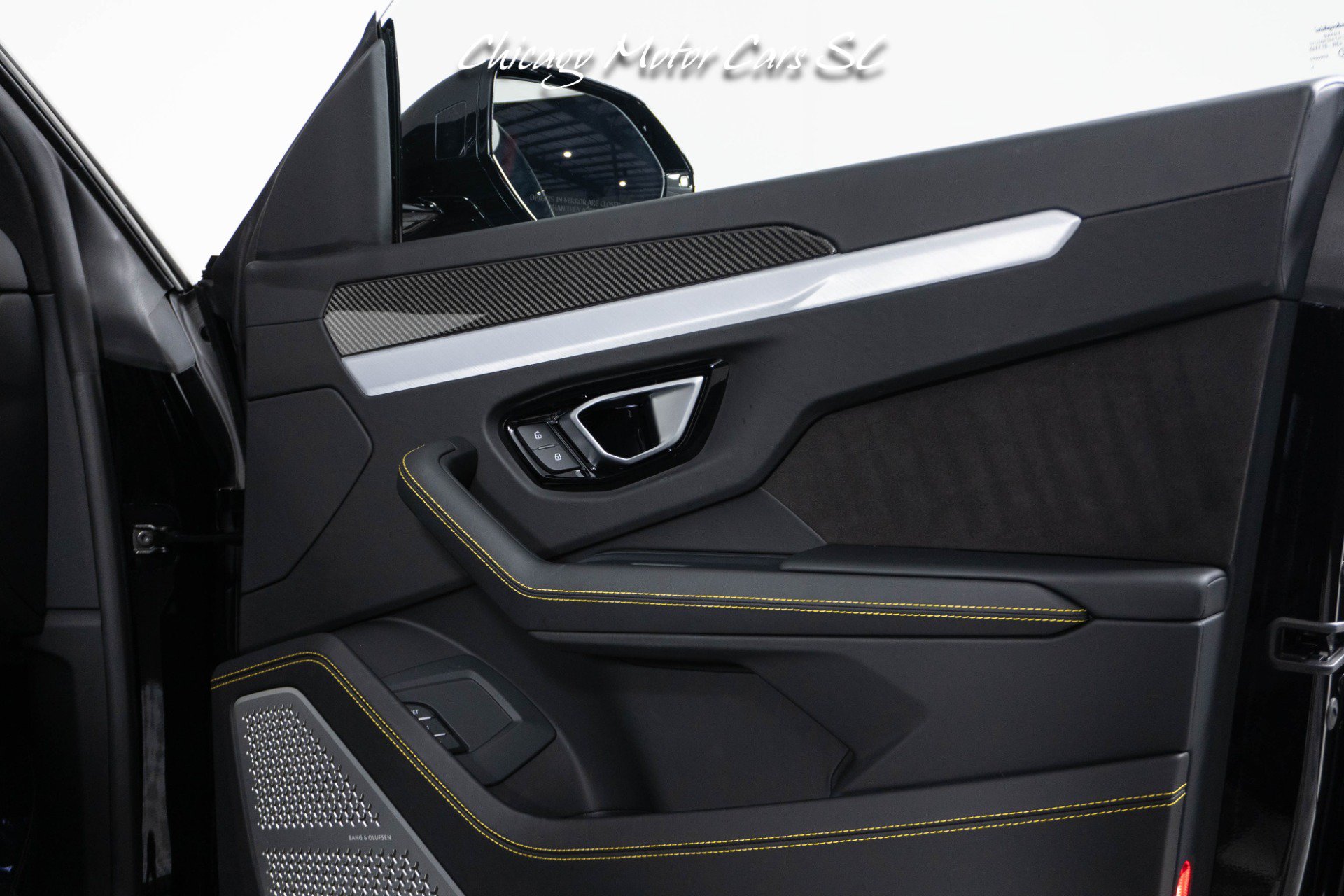 Used 2021 Lamborghini Urus AWD/4WD image 51