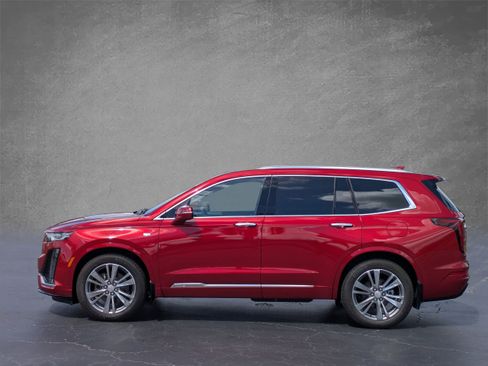 Used 2025 Cadillac XT6 Premium Luxury w/ LPO, Floor Liner Package FWD image 3
