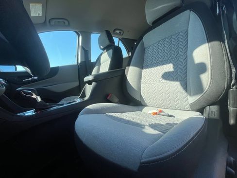 Used 2022 Chevrolet Equinox LS AWD/4WD image 25
