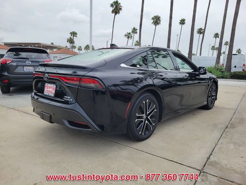 Used 2023 Toyota Mirai w/ Toyota Teammate Package image 4