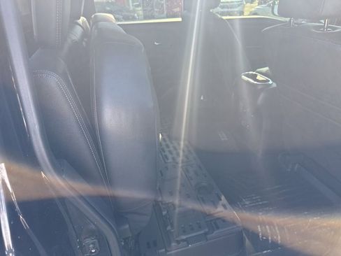 Used 2019 Nissan Titan SL w/ Midnight Edition image 12