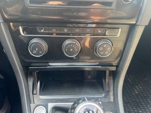 Used 2016 Volkswagen GTI SE FWD image 34
